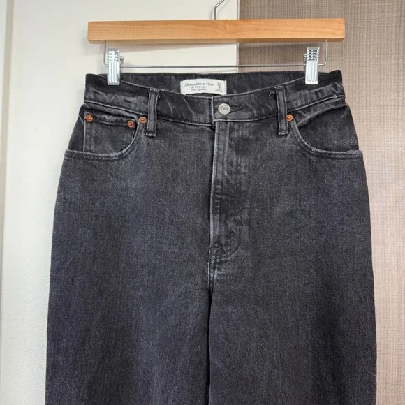 Abercrombie & Fitch Curve Love Ultra High Rise 90s Straight Jean Black Size 4 - Picture 5 of 14